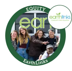 Earthlinks award winner, five people smiling